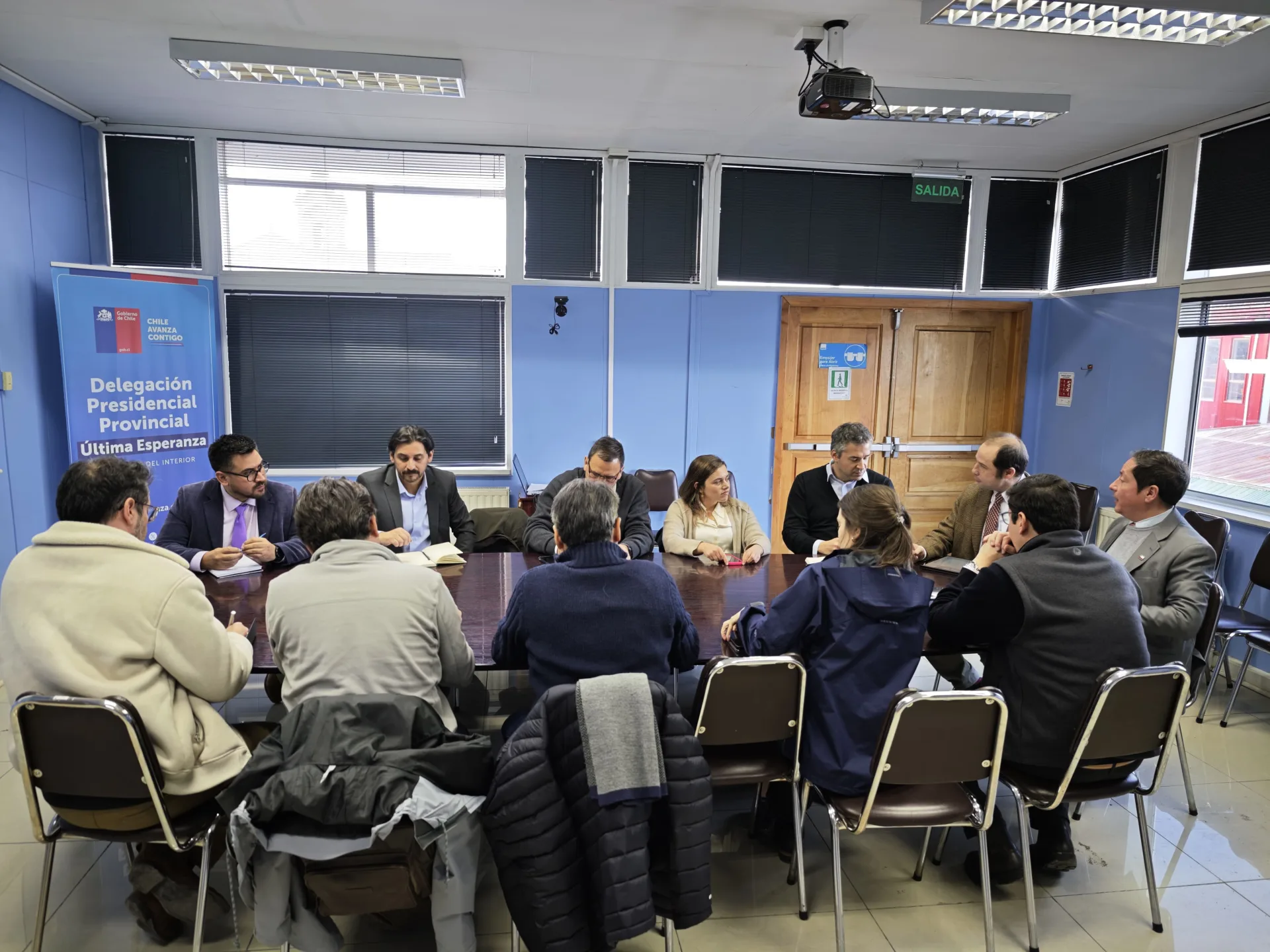 Con foco en inversión y empleo: Mesa público-privada busca potenciar desarrollo de la industria salmonera en Última Esperanza