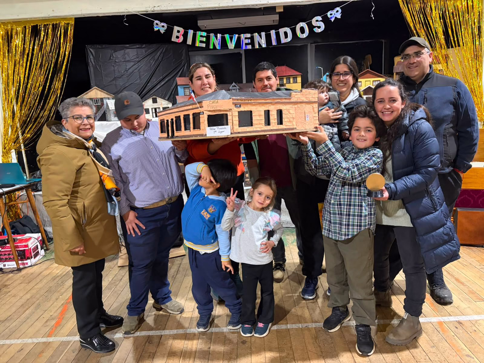 Abrazados por la memoria: la Muestra de Hobbys encendió el corazón de Natales en recuerdo de Luis Gómez Barría (Por Salvador Miranda)